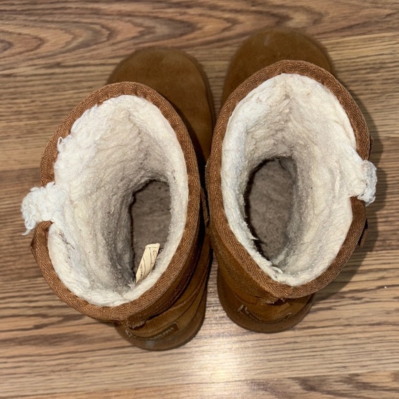 Warm Tan Koolaburra Kids Boots with Bow Accents - Picture 6 of 8